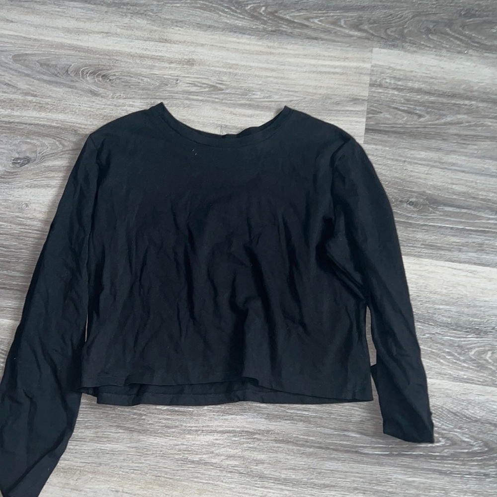 black crop top